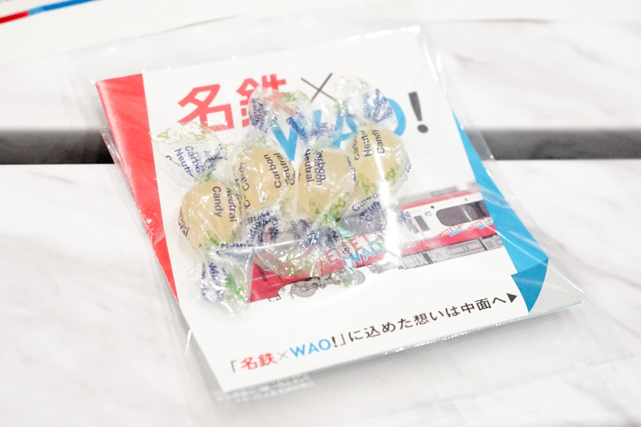 カーボンニュートラルキャンディのノベルティ使用インタビューの様子